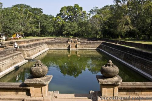 Twin pools (Kuttam Pokuna)