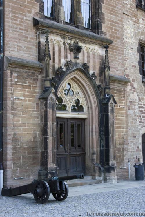 Entrance to the lower part of the castle