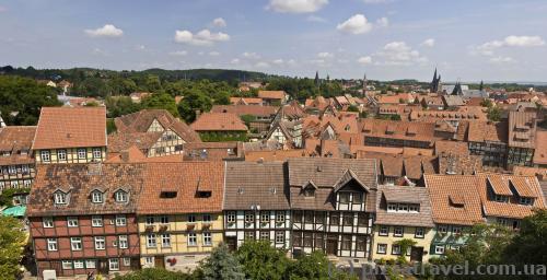 View of Quedlinburg from the observation deck at the castle