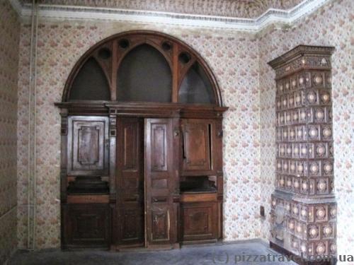 Interiors of a house on 1 Yaroslaviv Val St.