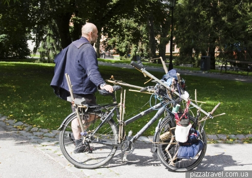 Classy bike of a homeless person in Uppsala