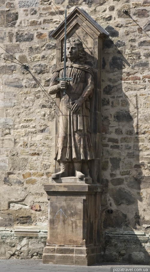 Roland statue in Halle