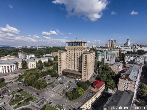 Готель Україна