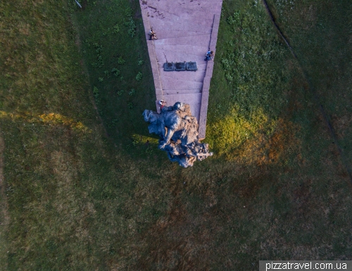 Пам'ятник радянським громадянам та військовополоненим, розстріляним у Бабиному Яру