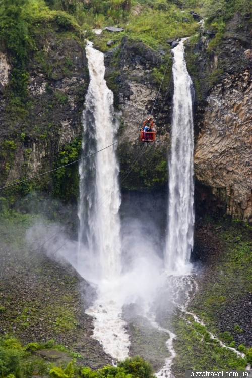 Cascada El Manto de la Novia waterfall