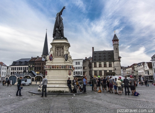 Vrijdagmarkt square (Friday Market)