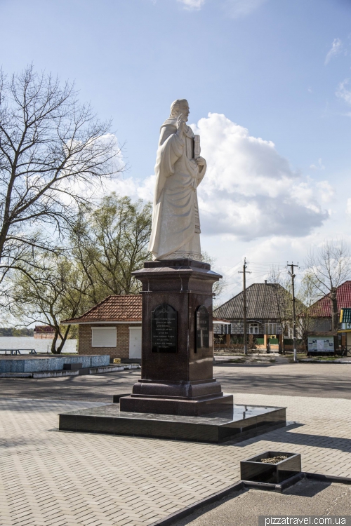 Пам'ятник Святому Миколаю - покровителю рибалок і мореплавців