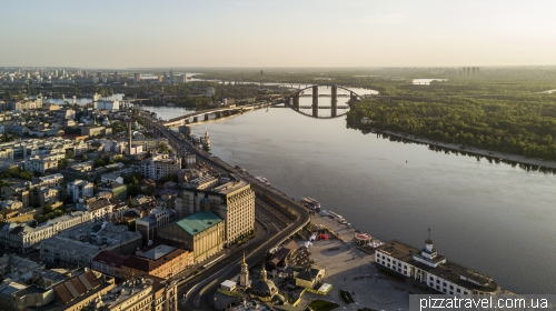 Поштова площа і Подільсько-Воскресенський міст