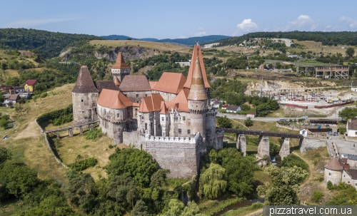 Замок Корвінів