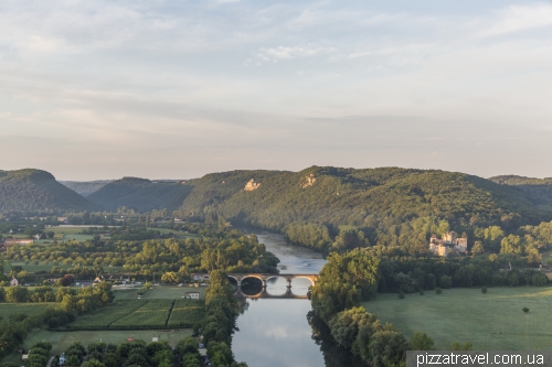 Вид на річку Дордонь і замок Кастельно