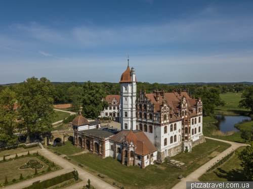 Basedow Castle (Schloss Basedow)