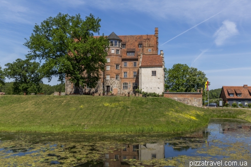 Замок Ульріхсхузен (Schloss Ulrichshusen)