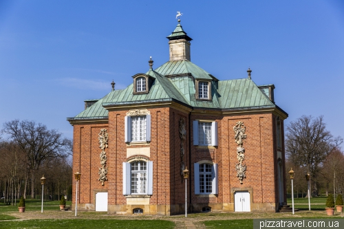 Замок Клеменсверт (Schloss Clemenswerth)