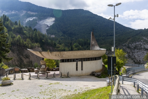 Гребля Вайонт (Vajont Dam)