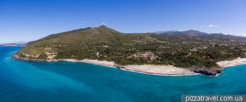 Пляжі Кала-дАрконте (Spiaggia Cala dArconte) та Капогроссо (Spiaggia di Capogrosso)