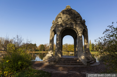 Autumn stroll in Magdeburg