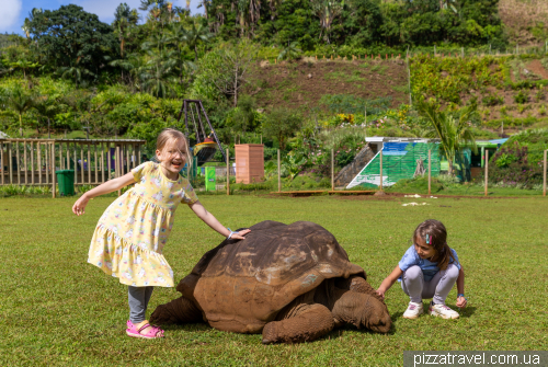 Парк активних розваг Долина квітів (La Vallée Des Couleurs Nature Park)