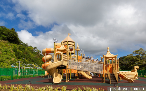 Парк активних розваг Долина квітів (La Vallée Des Couleurs Nature Park)