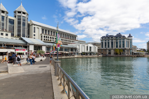 Порт-Луї, столиця острова (Port-Louis)