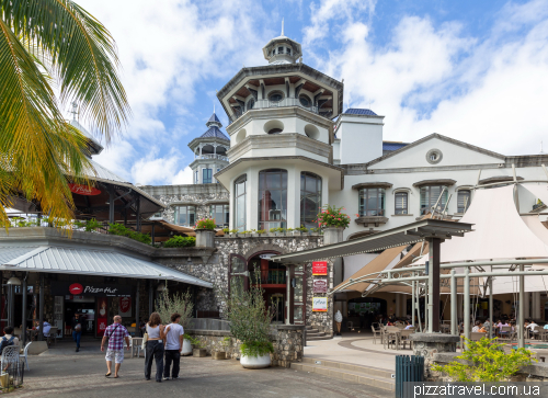 Порт-Луї, столиця острова (Port-Louis)