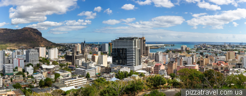 Вид на Порт-Луї з форту