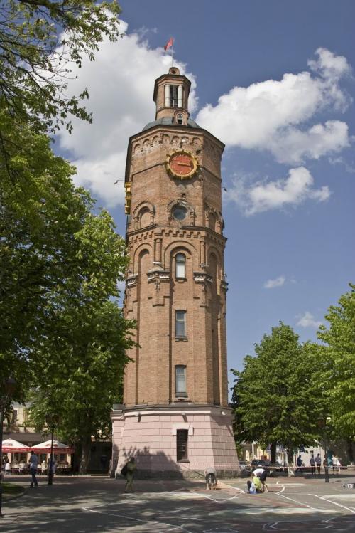 Водонапірна вежа у сквері ім. Козицького