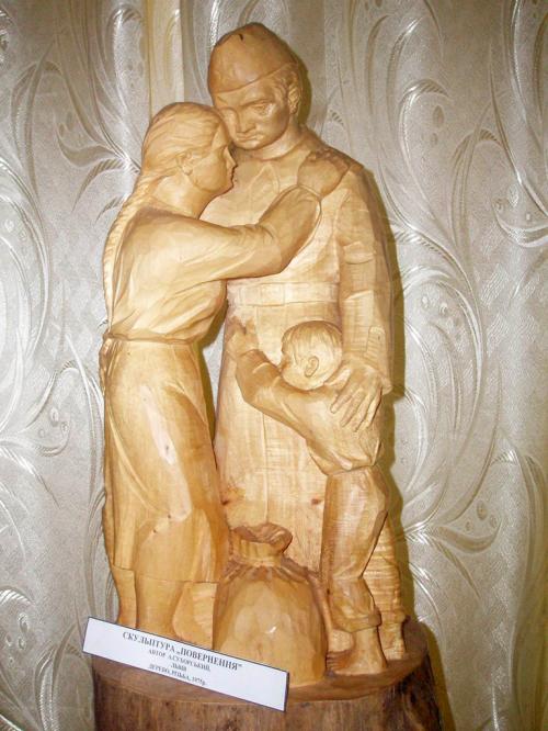 Деревянная скульптура в одном из музеев