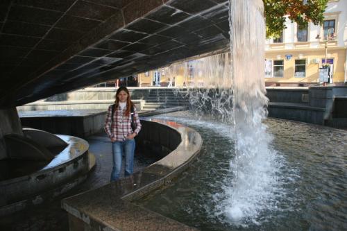 Очень интересный фонтан в центре города