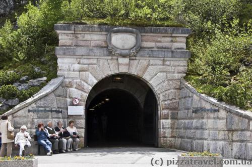 Entrance to the tunnel