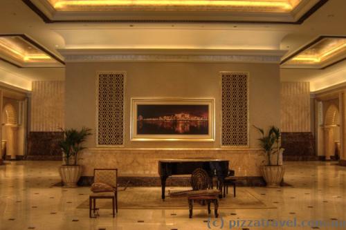 Emirates Palace Hotel in Abu Dhabi
