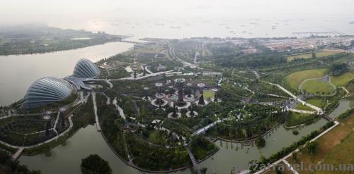 Вид з 57 поверху готелю Marina Bay Sands